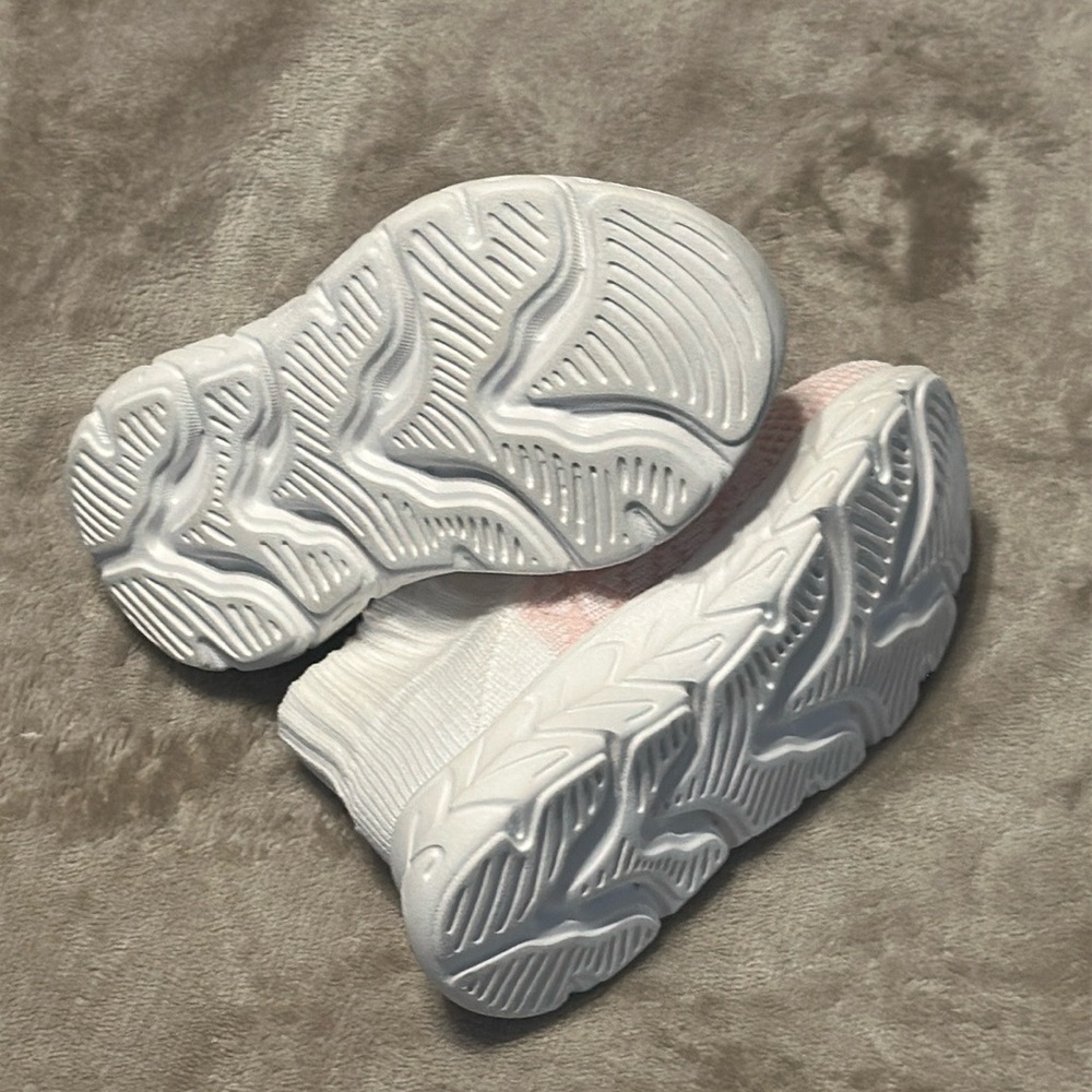 SHEIN kids White and Pink Sneakers 21